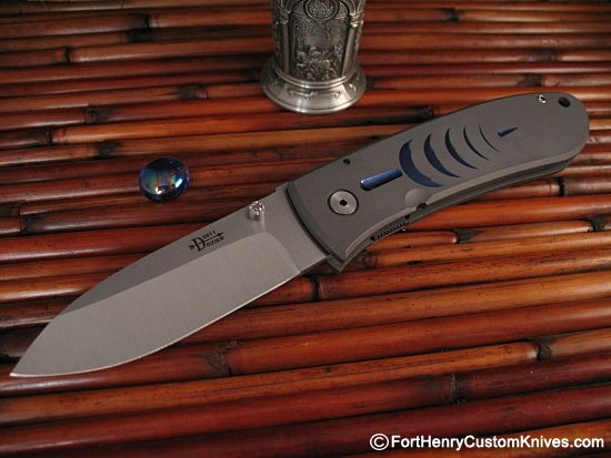 Bob Dozier - Large Folding Hunter w/Graphic