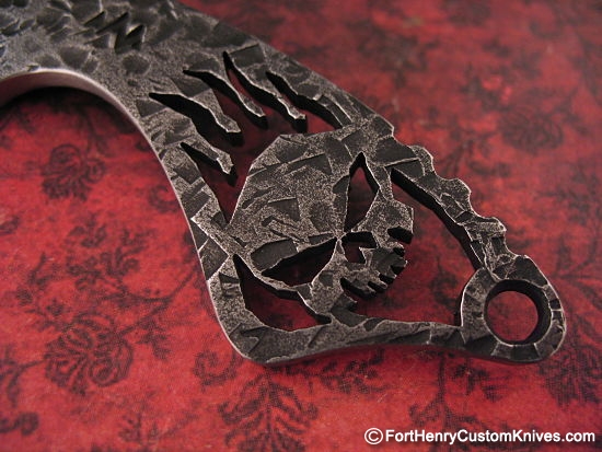 Black Dragon Forge - V3 Skull Neck Knife - Image 3