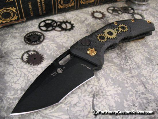 Heretic Knives - Murdered Out Martyr Auto - Gold Gears