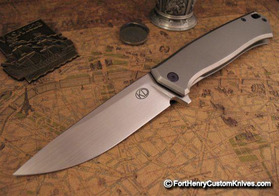 Kamil Dlugosz - Custom Arsen Flipper - Blue Accents
