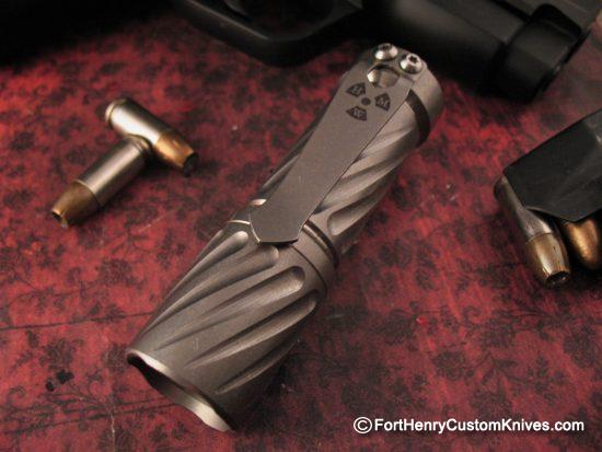 Hanko Machine Works - Stonewashed Titanium Twisted Trident