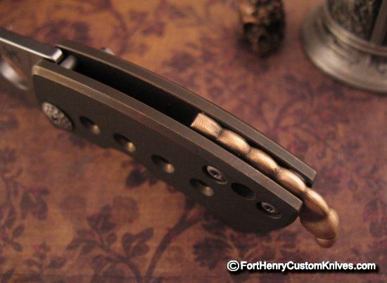 Spyderco / Jon McNees - McBee w/Stinger & Bead - Bronze - Image 3