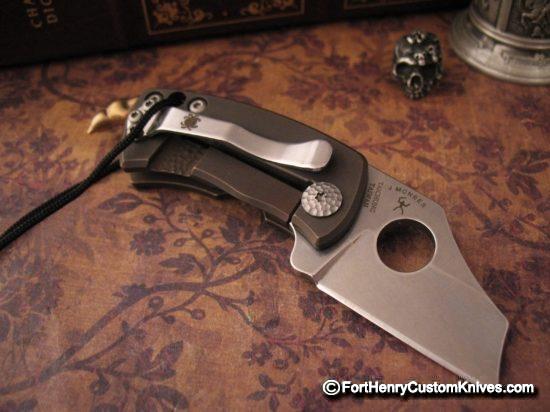 Spyderco / Jon McNees - McBee w/Stinger & Bead - Bronze - Image 6