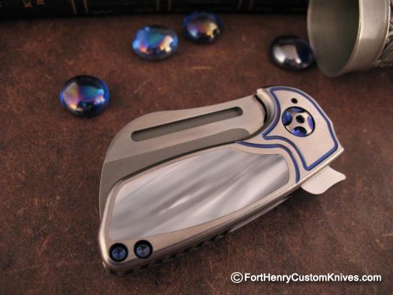 Quest Knives - Kutzu V2 Flipper - Pearl Inlay - Image 2