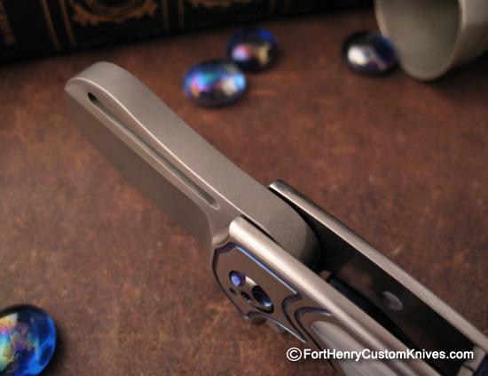 Quest Knives - Kutzu V2 Flipper - Pearl Inlay - Image 4