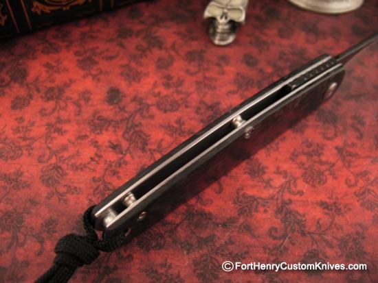 Kansei Matsuno - Large Friction Folder - GLow In The Dark Carbon Fiber - Image 6