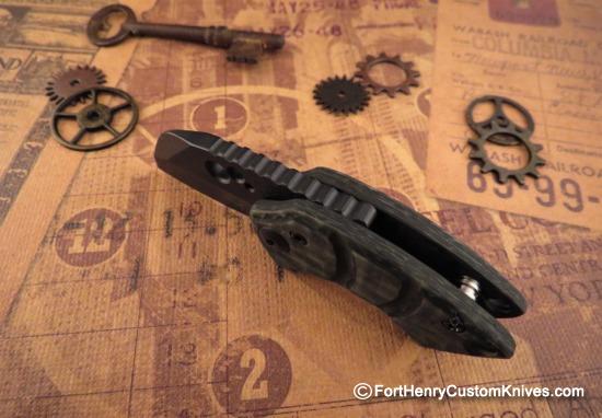 Koch Tools - Gnat Friction Folder - Glow In The Dark Carbon Fiber - Image 3