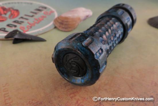 Heretic Knives - New Medusa Flipper & Mechforce Flashlight Set - Chemtina Finish - Image 10