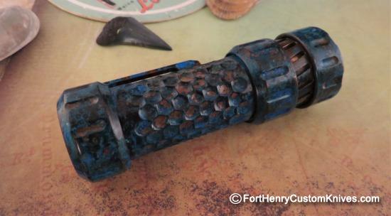 Heretic Knives - New Medusa Flipper & Mechforce Flashlight Set - Chemtina Finish - Image 11