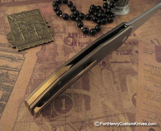 Bartosz Herman - Custom Ishtar - M390 - Gold Strike Carbon Fiber - Image 4