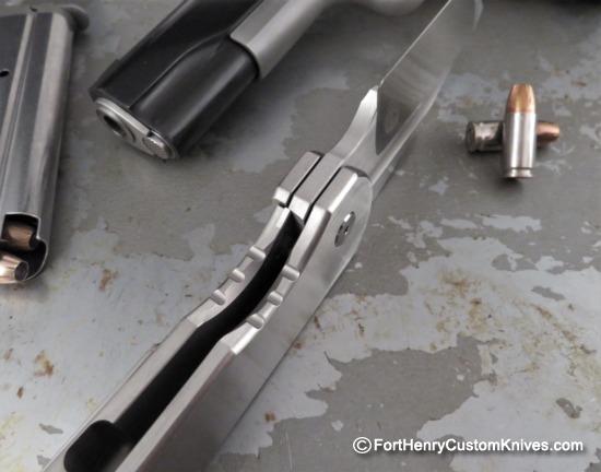 Alpha Hunter - White Knight Apocalypse #4 - Image 3