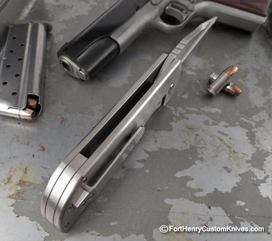 Alpha Hunter - White Knight Apocalypse #4 - Image 4