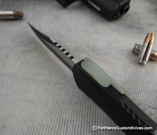 Heretic Knives - Manticore E Bowie OTF - Black/Jade - Elmax - Image 4