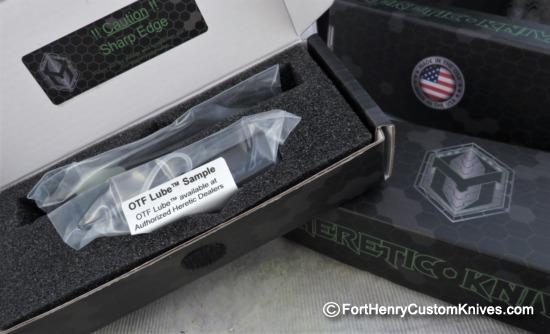 Heretic Knives - Manticore E Bowie OTF - Black/Jade - Elmax - Image 6