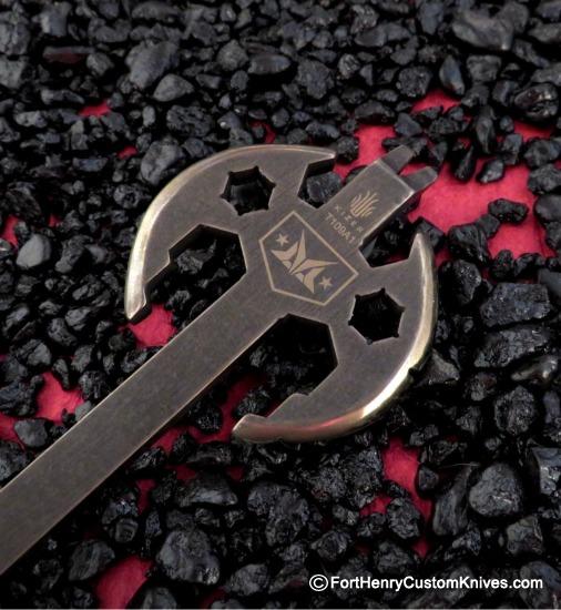 Kizer - Eddie Diaz / Macho Blades - Customized Titanium Pry Axe - Image 2