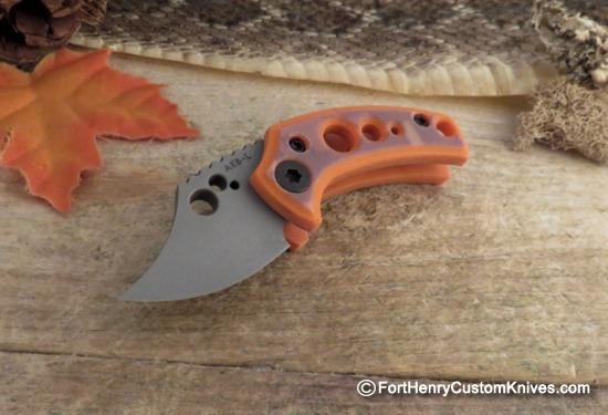 Koch Tools - Wasp Friction Folder - Speed Holes / Orange Camo - AEB L