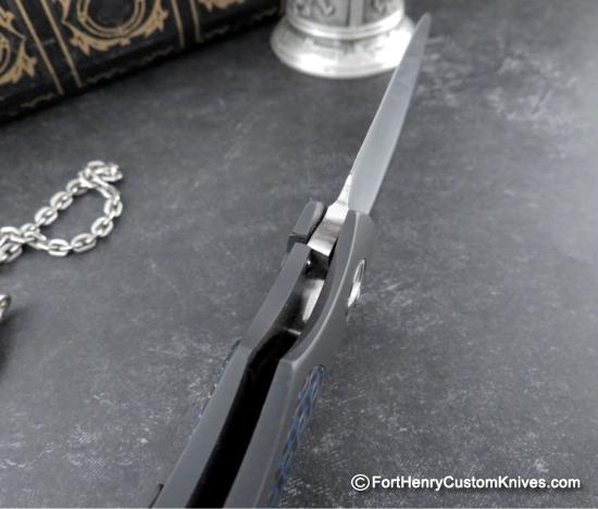 JD van Deventer - EDC Front Flipper - Bolster Lock - CF Inlay - Image 4