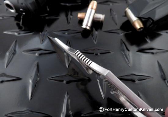 Eddie Diaz / Macho Blades & Gurdak Collab - Custom Knuck Knife - Image 3