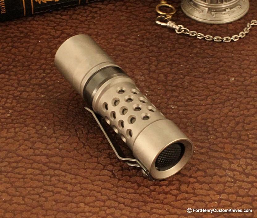 Barrel Custom Flashlight - Custom Titanium M2JN - Dragon Driver - Image 2